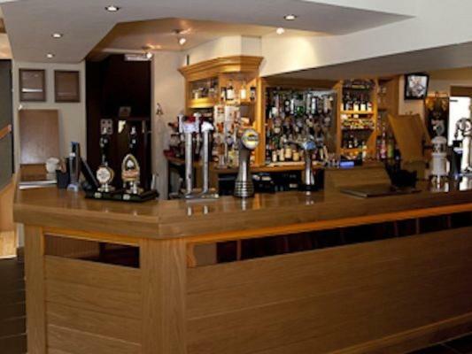 The Fountain Inn Hendy ภายนอก รูปภาพ
